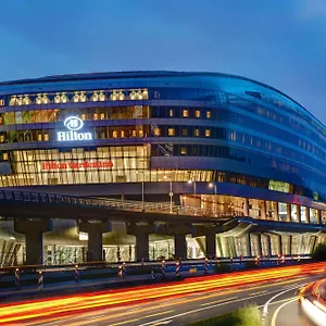 4* فندق هيلتون غاردن مطار
